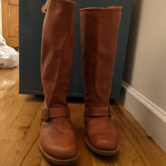 FRYE Veronica engineer boots in whiskey color size 6 in excellent condition - Picture 3 of 4